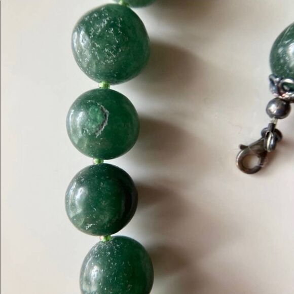 Green quartz beaded necklace and earrings set - Picture 5 of 13